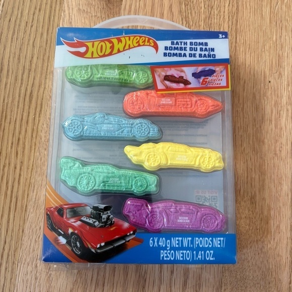 Hot Wheels 6 Piece Bath Bombs for Kids, Bubble Gum Scented, Bath Toys for Kids - Picture 2 of 3